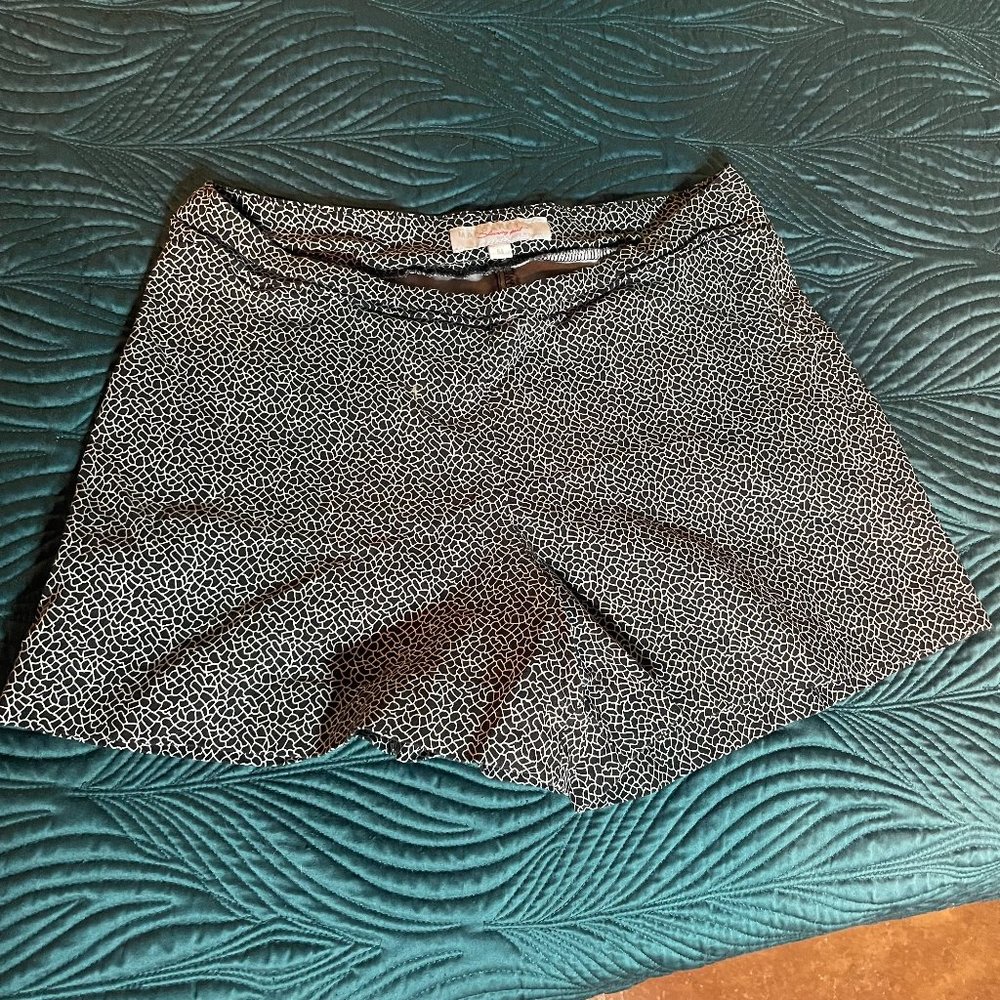 black and white summer shorts